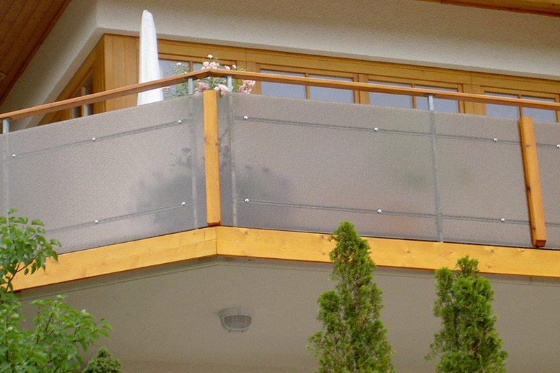 Plexiglas Gebele | Füllungen für Treppengeländer und Balkon